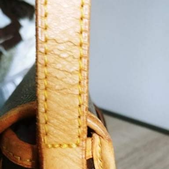 Authentic Vintage  Lv Sologne - Picture 9 of 16